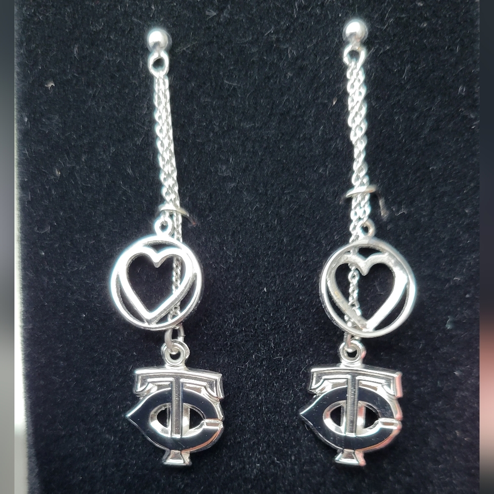 Minnesota Twins Sterling Silver Dangle Heart Earrings by Logo Art. NIB
